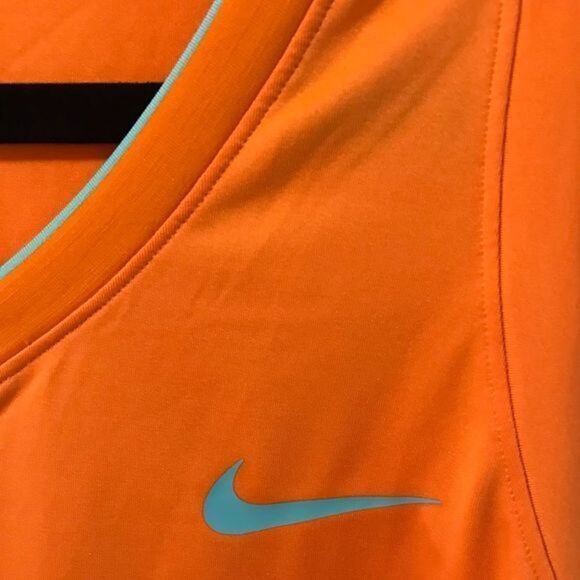 NWOT. NIKE PRO DRI-FIT top - Picture 3 of 7